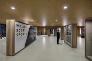 Die Architekten von IttenBrechbühl in Bern haben für Scott Sports ein neues Headquarter entworfen – auch Zumtobel war an dem innovativen Bauprojekt maßgeblich beteiligt.