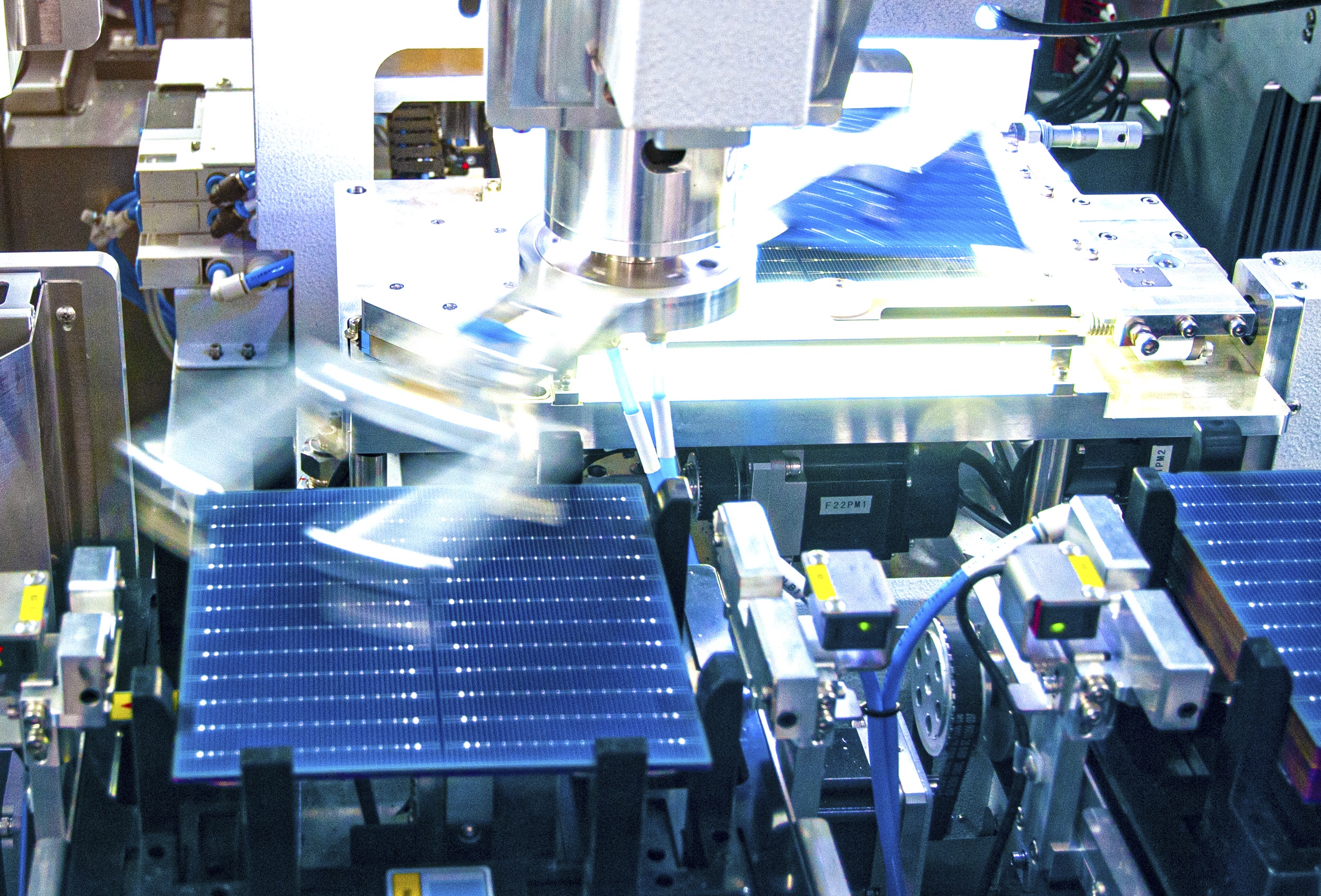 Produktion der Photovoltaik-Module der Energetica Industries