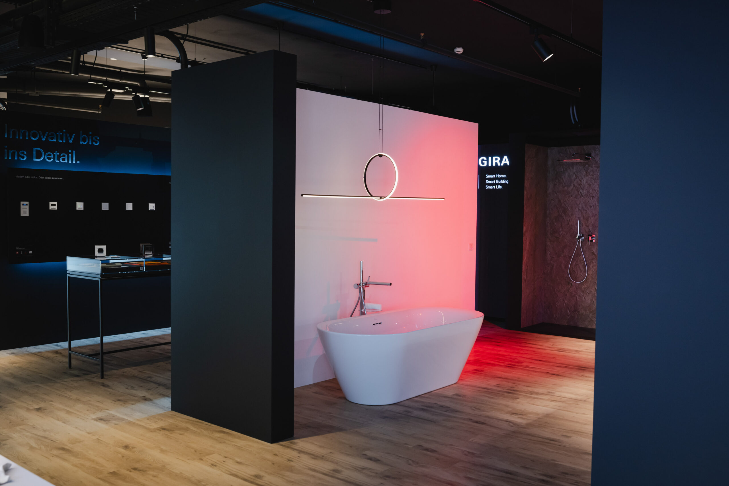 Gira Experience Center