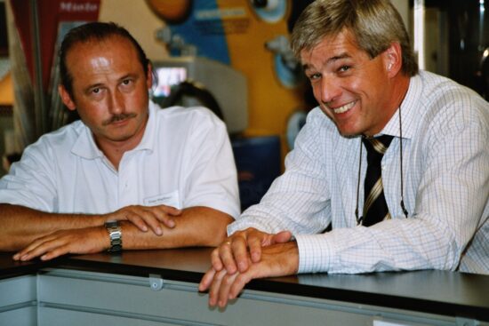 Franz Höpflinger und Reinhard Moser im Gespräch – Branchenpersönlichkeiten des österreichischen Elektrogroßhandels bei einer Fachveranstaltung.