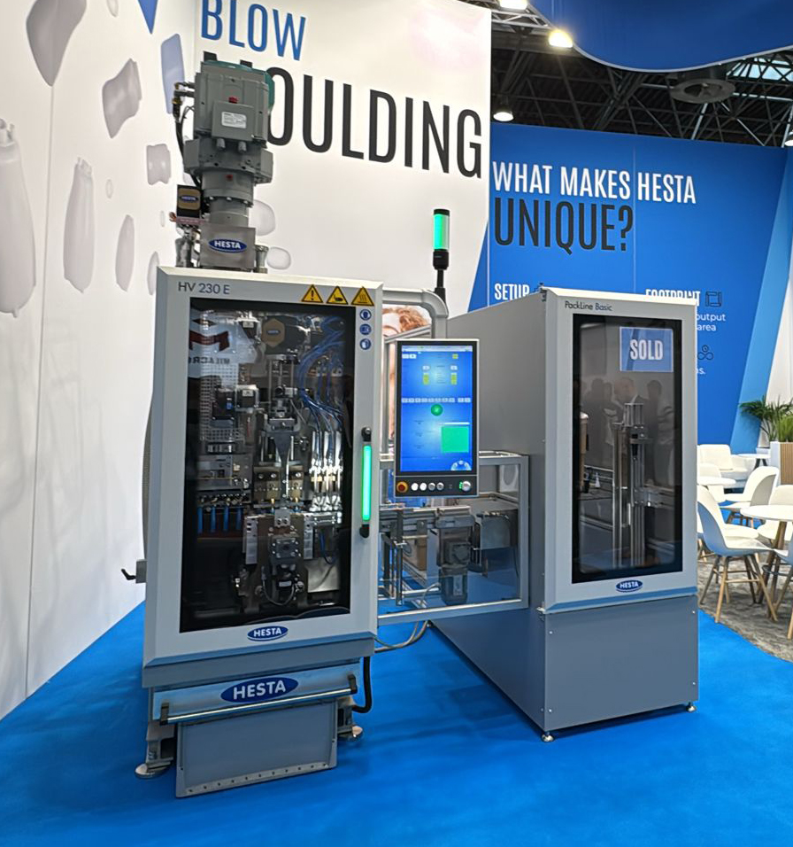05 HESTA K Messe Blasformmaschine