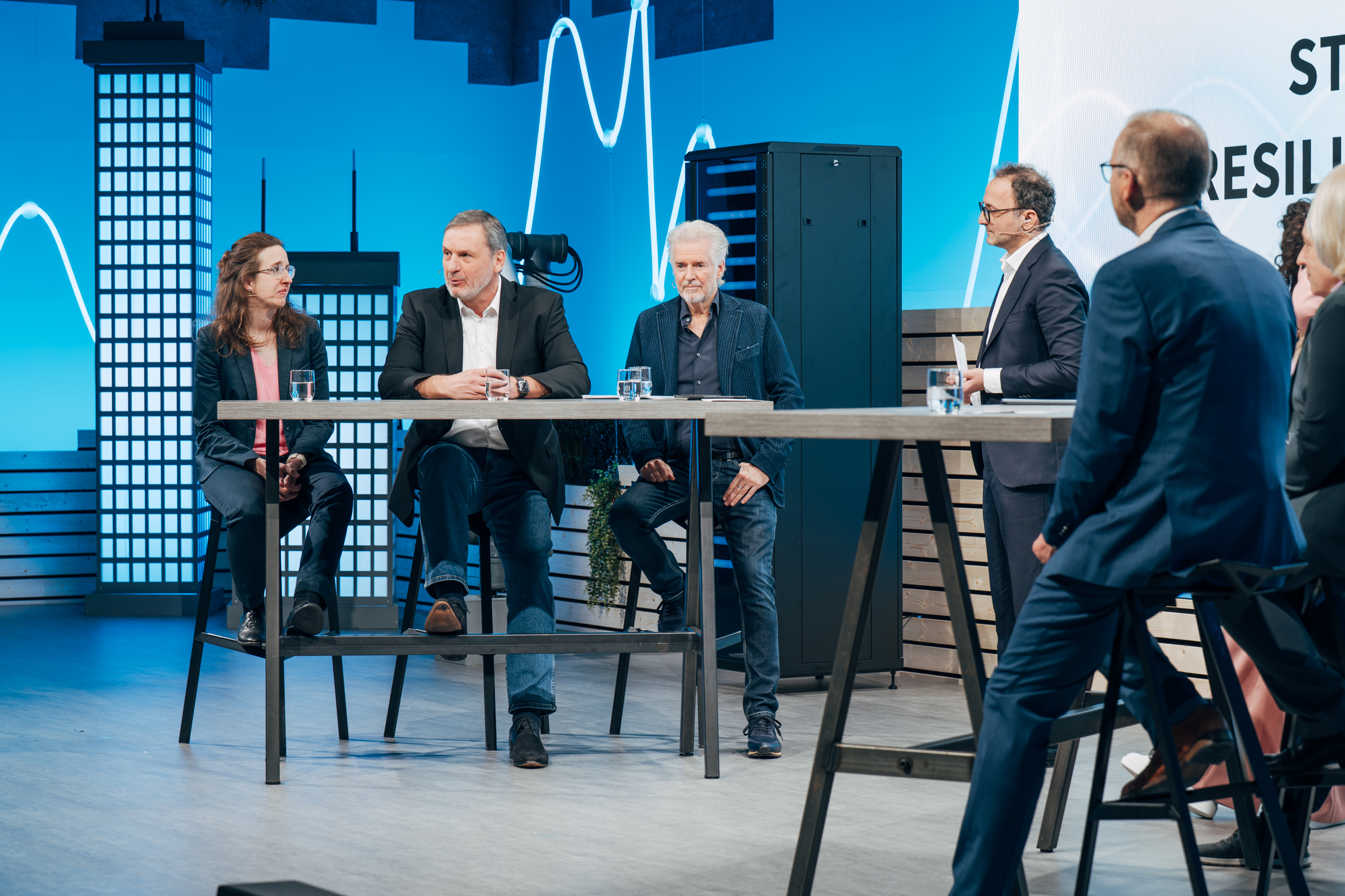 Bild 3a Diskussionsrunde