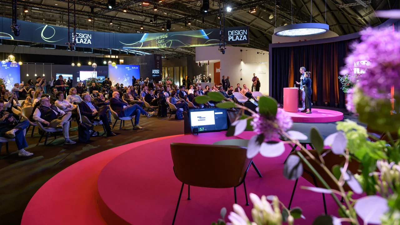 Light-Building-zeigt-Aufbruch