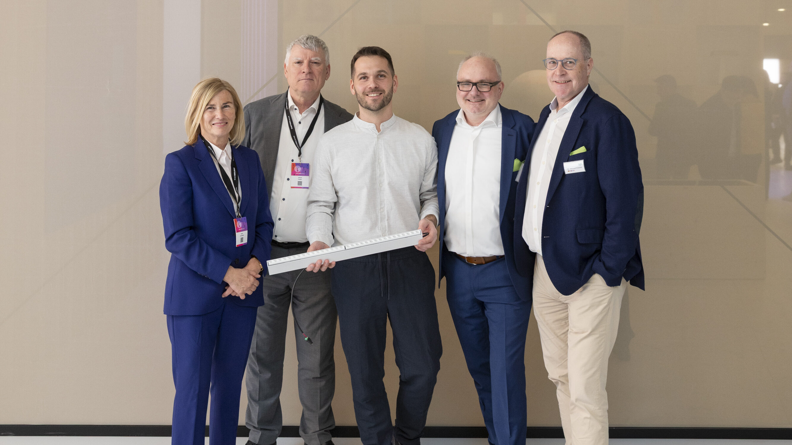 zumtobel-erweitert-portfolio-mit-apl