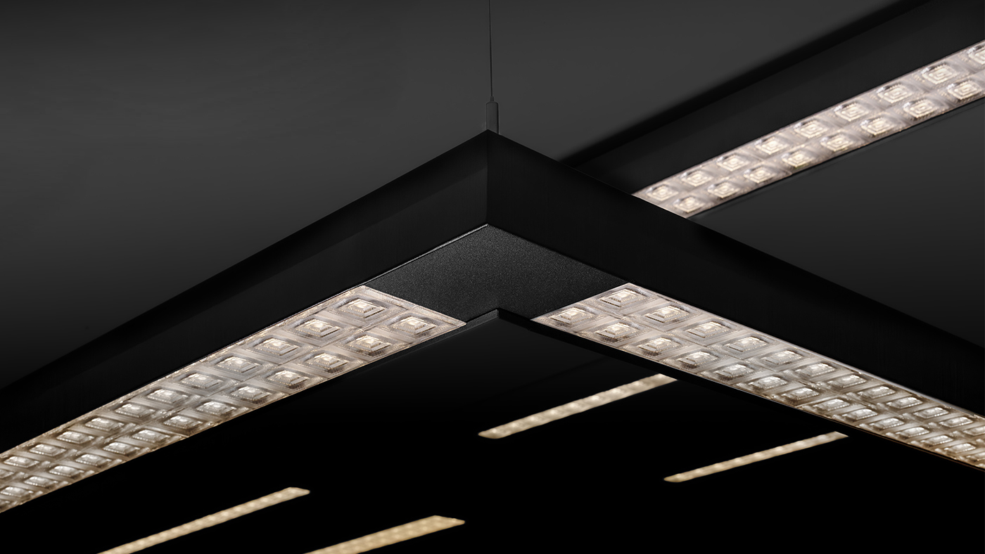 Detailaufnahme der OptiLens-Multiprismenoptik einer tirabo Leuchte.