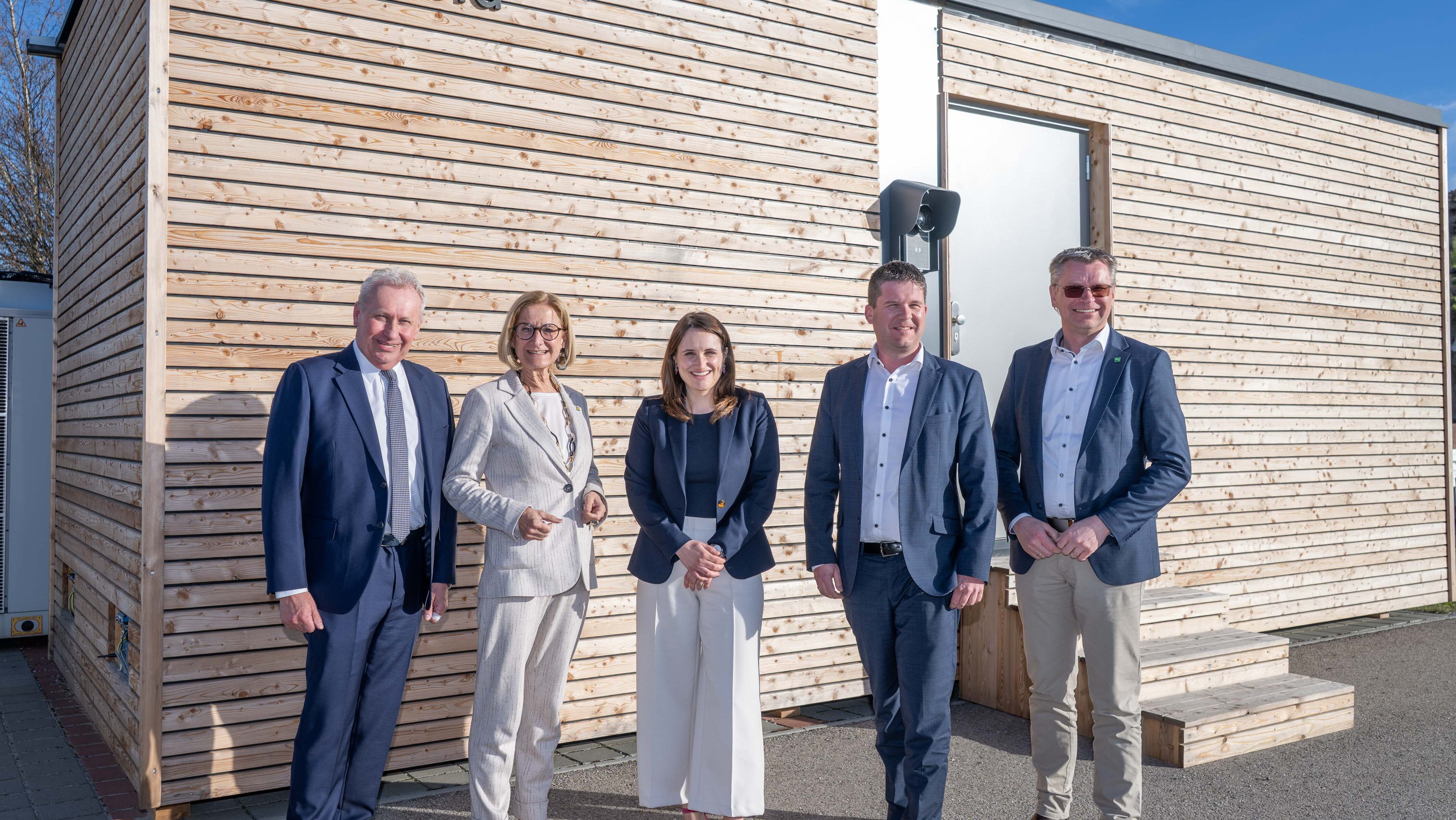 holz-rechenzentrum-berzeugt-landeshauptfrau