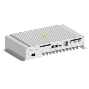 Kompaktkopfstelle Televes K21 mit Kühlrippen, Netzwerkanschlüssen und robustem Metallgehäuse.