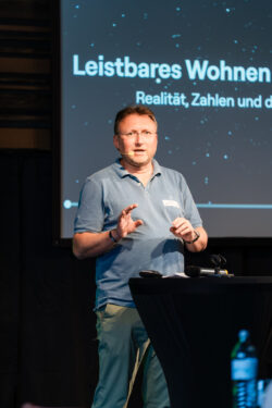DI Hans Schaffer (ÖWG Wohnbau) zeigte die Realität des steirischenWohnungsmarktes auf und plädierte für eine Stärkung des gemeinnützigen Wohnbaus.