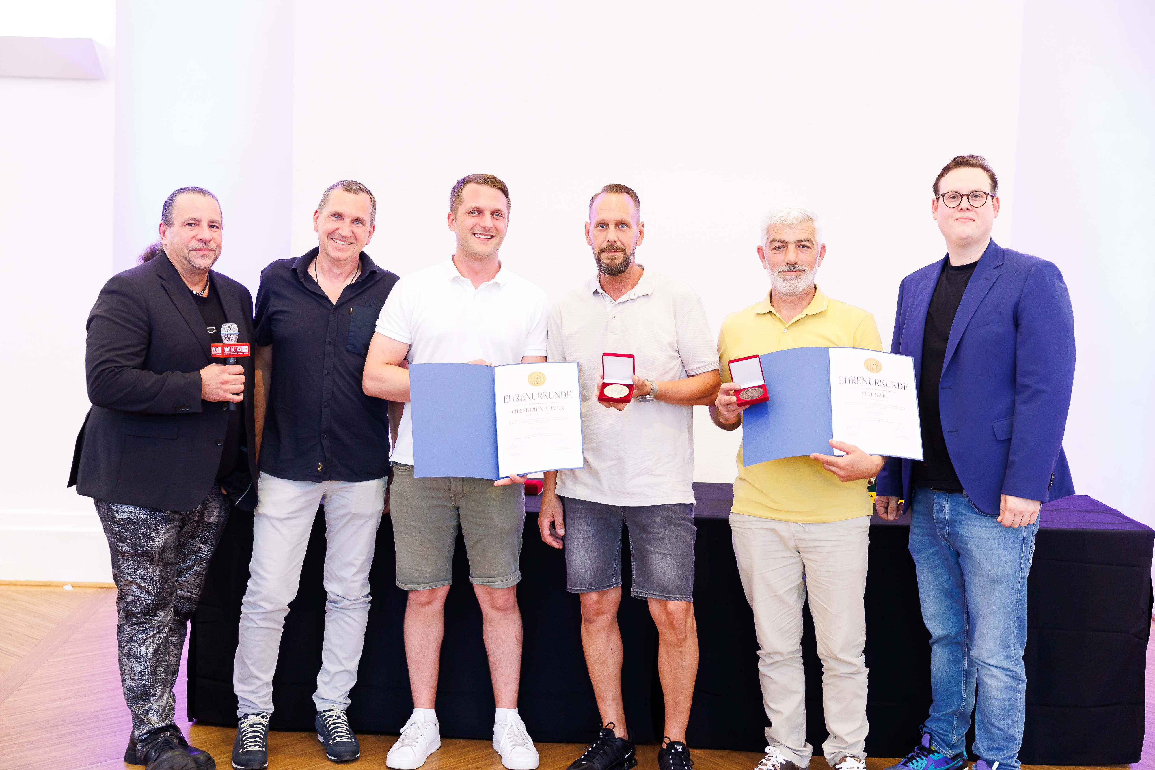 Ehrung langjähriger Mitarbeiter der Robert Leitner Elektrotechnik GmbH beim Generationen-Treff der Wiener Elektroinnung.