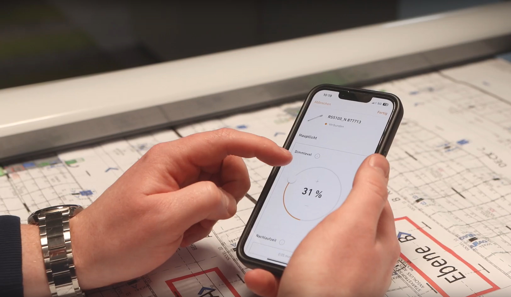 Steuerung einer Steinel RS PRO 5100 SC per Smartphone-App.